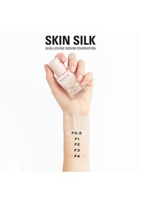 Makeup Revolution REVOLUTION SKIN SILK SERUM FOUNDATION - Fondotinta - f10.5