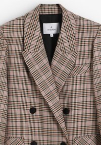Blazer de doble botonadura con un patrón de cuadros en beige, marrón y rosa, botones negros, solapas en pico, y un bolsillo en el pecho, etiquetado como Scalpers talla S.