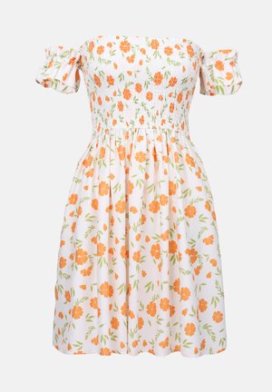 Hvit kjole med oransje blomstermønster, smocket midje og avtagbare volangermer. Stoffet har en lett, luftig tekstur.