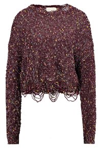 Burgunderfarbener, gestrickter Pullover mit mehrfarbigen Sprenkeln, cropped Schnitt, langen Ärmeln und einem fransigen unteren Saum, der ein lockeres, strukturiertes Muster aufweist.
