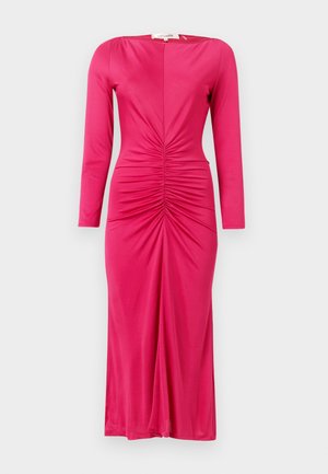 Testhez simuló, hosszú ujjú ruha élénk rózsaszín anyagból. Gyűrt eleje és elegáns, földig érő szabása van, hajónyakú kivitelben.