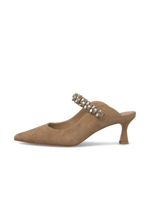 Décolleté in suede beige con punta affusolata, tacco basso e fila decorativa di strass lungo la fascetta.
