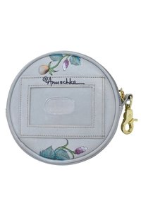 Runde, hellgraue Lederhandtasche mit floralen Mustern, strukturierten Oberflächen, Reißverschlussverschluss und goldenen Beschlägen. Verfügt über ein klares ID-Fenster auf der Vorderseite.