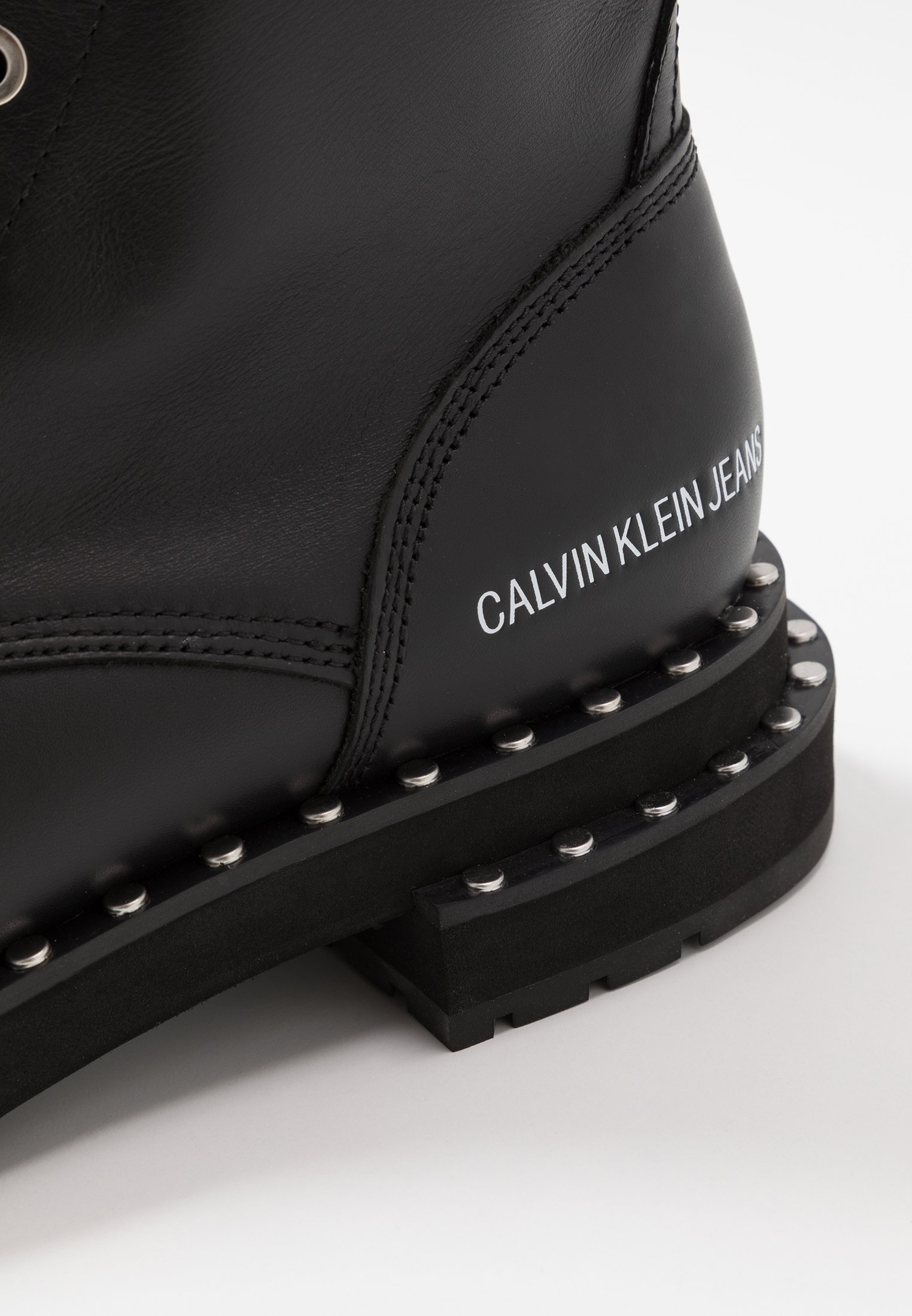 calvin klein cowboy jeans