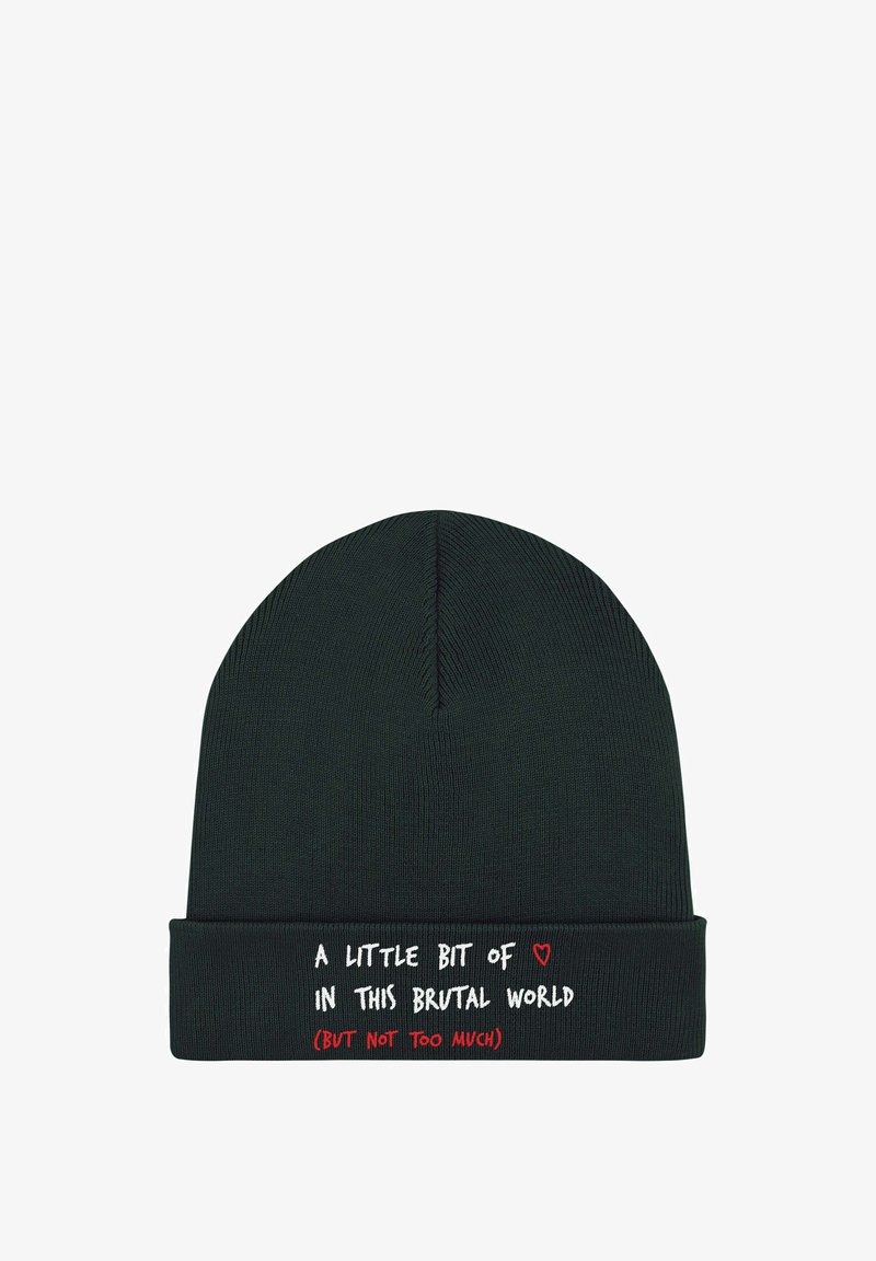Berretto nero lavorato a maglia con vestibilità aderente. Presenta un testo bianco e rosso sul polsino ripiegato, con una frase giocosa sul mondo.