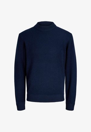 Námořnický modrý svetr z pletené látky, s žebrovaným vysokým límcem a manžetami, rovný spodní lem a dlouhé rukávy, hladká textura.