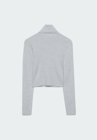 Grauer, langärmliger Cropped-Top aus weichem Stoff, mit einem hohen Kragen und einer figurnahen Passform sowie einem einfachen, klaren Finish.