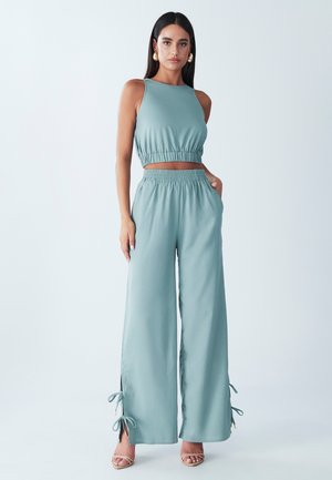LAILA - Stoffhose - duck egg blue