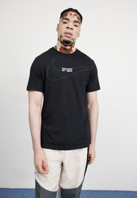 Nike Sportswear - TEE BIG - T-shirts print - black Miniaturebillede 1