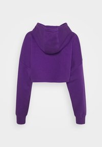 Sweat à capuche violet court avec manches longues, vu de dos sur fond blanc uni.