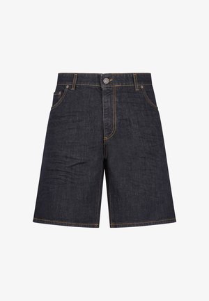 Dunkelblaue Jeansshorts mit vorderer Knopfleiste, Reißverschluss, zwei Vordertaschen und kontrastierenden orangen Nähten.