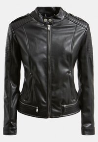 Černá bunda z umělé kůže se zipem na přední straně, strukturovaným límcem, žebrovanými detaily na ramenou a bočními kapsami se zipem. Hladká textura po celém povrchu.