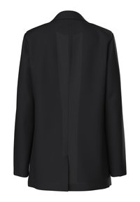 Černý blazer s klasickým designem, který má jediné rozparky a hladkou texturu. Zadní strana má tonální panel pro větší zajímavost.