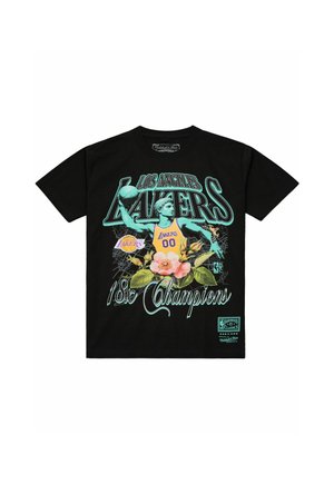 Maglietta nera con grafica di statua di giocatore di basket che indossa la maglia dei Lakers, tiene la palla, fiori e testo "Los Angeles Lakers 18x Champions."