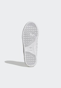 adidas Originals CONTINENTAL STRIPES - Tenisky - white