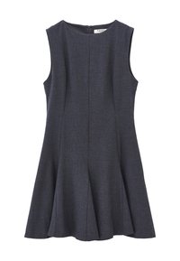 Vestido sin mangas de color gris oscuro con un cuerpo ajustado y una falda acampanada en A, fabricado en un tejido texturizado; cuenta con una cremallera en la parte posterior.