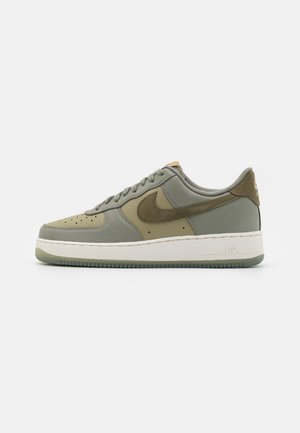 AIR FORCE 1 07 LV8 - Sporta apavi - dark stucco/medium olive/neutral olive/phantom