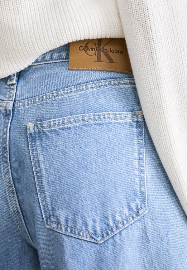 BARREL - Straight leg jeans - denim light2