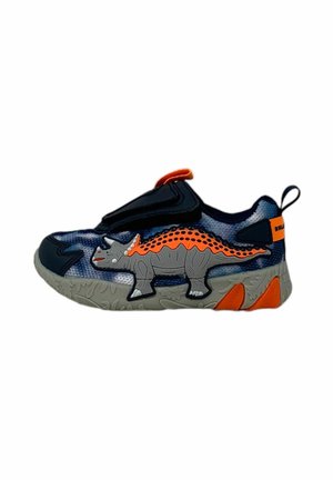 Sneaker blu e grigio con accenti arancioni, caratterizzato da un design di rinoceronte sul lato e una chiusura con strap in Velcro. Suola testurizzata.