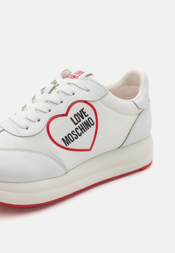 DAILY RUNNING - Trainers3