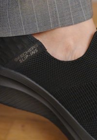 Skechers Wide Fit ULTRA FLEX 3.0 - Slippers - black