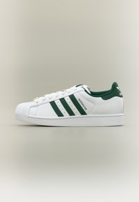 Nem kiválasztott, footwear white/collegiate green/gold-coloured metallic
