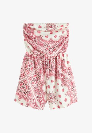 Stropfri romper med rødt paisley- og blomstret bandana-print på hvidt stof, med elastisk talje og shorts-bund.