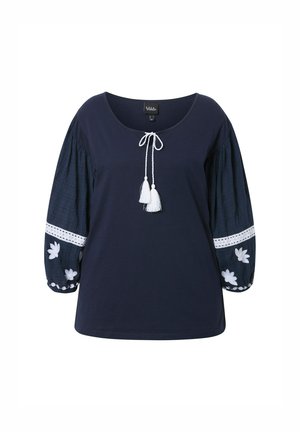 Ulla Popken, TEXTURED EMBROIDERED LONG SLEEVE - Bluse - marine
