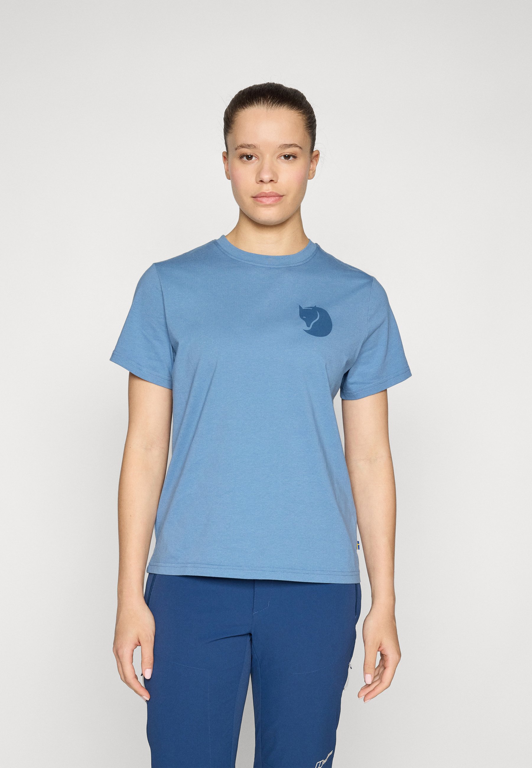 【 Fox Boxy Logo Tee W Dawn Blue Women 】 ファッション レディースファッション トップス Tシャツ カットソー レディー Fjällräven FOX BOXY LOGO TEE - Print T-shirt - dawn blue