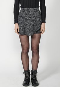 Koroshi SHORT - Apliekamie svārki - gris grey