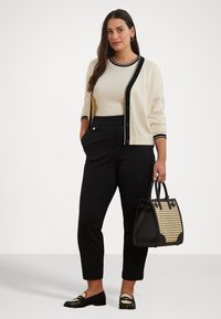 Lauren Ralph Lauren Woman TWO-TONE COTTON-BLEND CARDIGAN - Chaqueta de punto - mascarpone cream/black