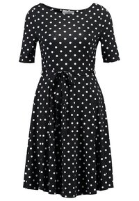 Czarna sukienka w białe kropki z krótkimi rękawami, okrągłym dekoltem i paskiem w talii. Wykonana z gładkiego, elastycznego materiału. Zaflare'owany krój spódnicy.