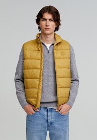 Scalpers NEW GSTAAD  - Vest - mustard