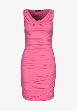 Istuv sleeveless mekko kirkkaassa pinkissä, jossa on laskeutuva kaula-aukko ja koko yläosan ja hameen alueella ryppyinen rakenne.