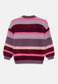 Maglione a righe in tonalità di rosa, viola e bordeaux. Tessuto morbido e peloso con polsini e scollatura a coste. Design a vestibilità morbida.