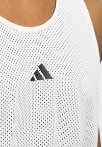 adidas Performance SELECT REVERSIBLE WARMUP - Topper - cloud white   black