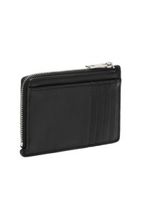 Czarny skórzany portfel z zamkiem błyskawicznym, sześcioma miejscami na karty po jednej stronie i gładką fakturą. Minimalistyczny design z subtelnymi detalami szwów.