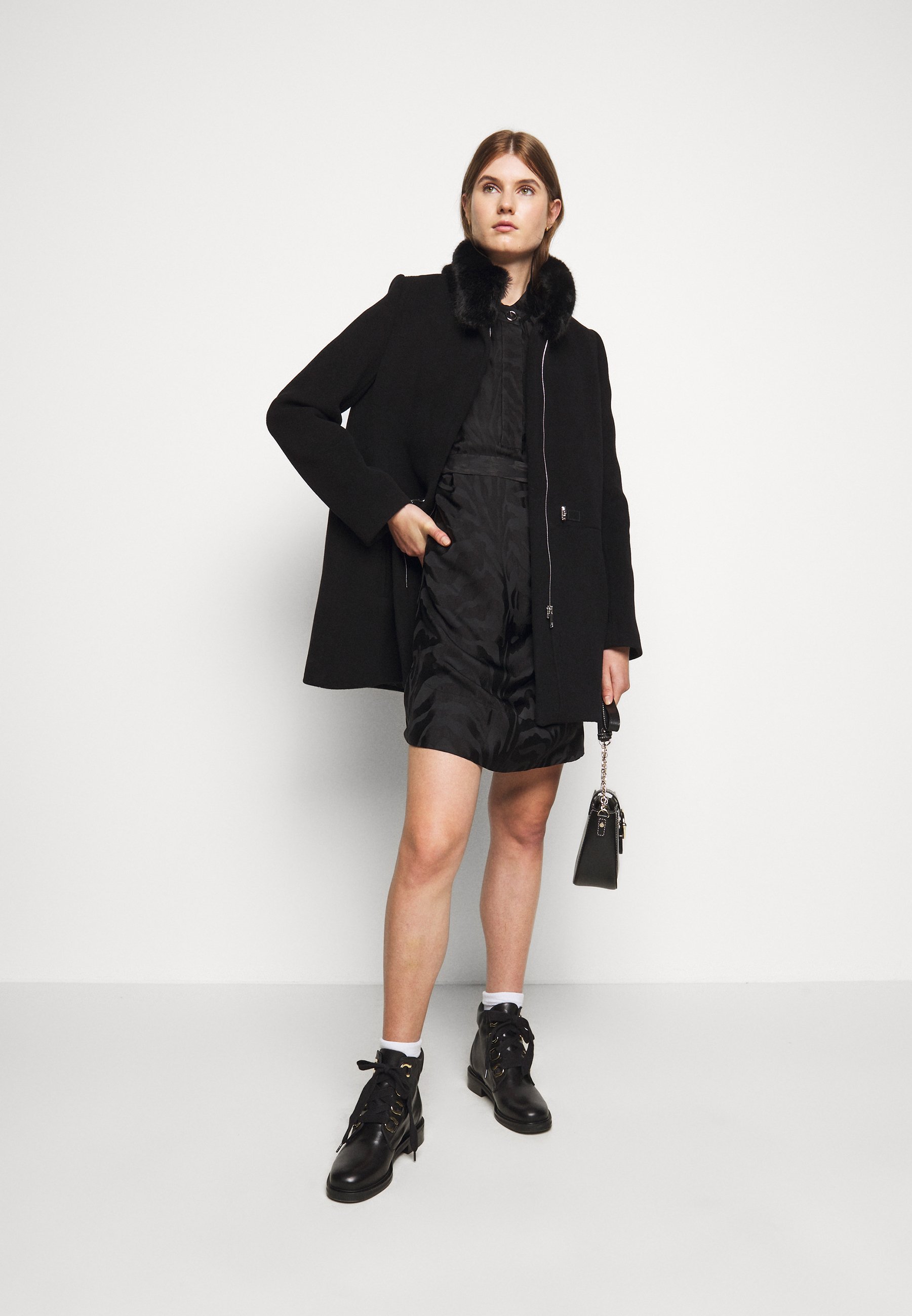 GERVAIS Kort kappa rock noir GERVAIS Kort kappa rock noir