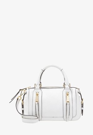 Sac à main en cuir blanc avec deux poignées supérieures, détails en fermeture éclair dorée et une bandoulière amovible.