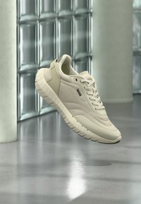 Non sélectionné, light beige
