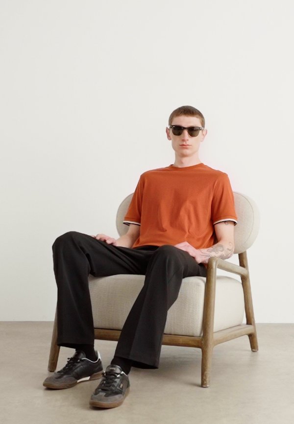 THOMPSON - Basic T-shirt - dark orange2