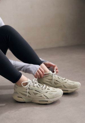 adidas by Stella McCartney SOLARGLIDE  - Chaussures fitness - gobi/core black