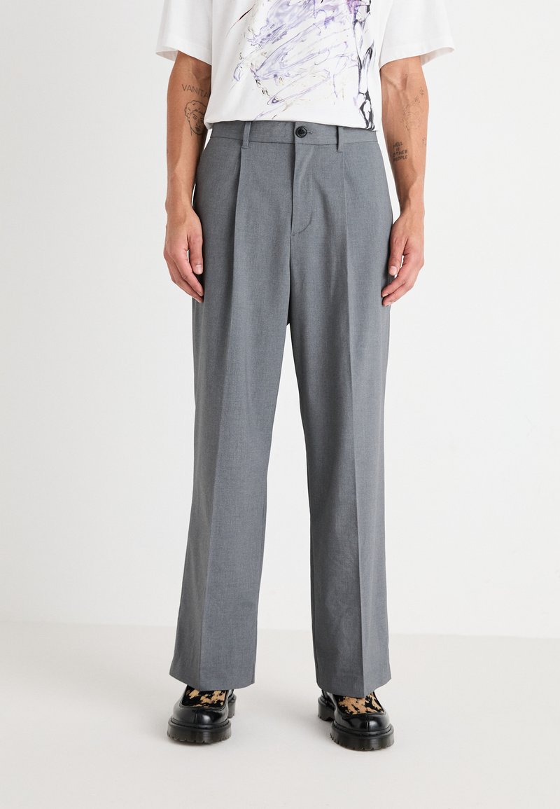 Weekday UNO LOOSE SUIT TROUSERS - Suit trousers - dark grey