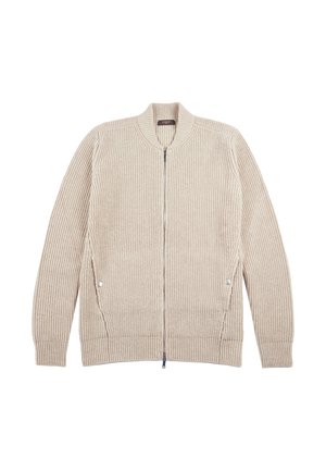Cárdigan de punto beige con cremallera frontal, textura acanalada y detalles en las costuras laterales. Presenta un cuello redondo y un patrón a rayas en las mangas.
