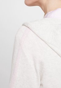 s.Oliver Kardigan - mottled beige