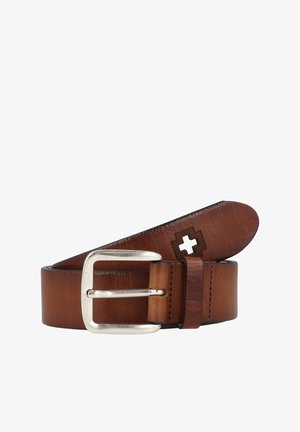 Ceinture en cuir marron avec une boucle en métal argenté, présentant un détail croix découpé. Texture lisse et design classique.
