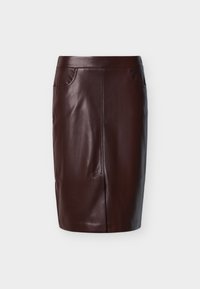 Καφέ δερμάτινη φούστα μολύβι με λείο υλικό, διαθέτει δύο πλαϊνές τσέπες και λεπτομέρειες στη ραφή μπροστά, σχεδιασμένη για εφαρμογή κομψή.