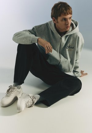 PULL&BEAR LEICHTER KOMBINIERTER - Sportcipő - beige