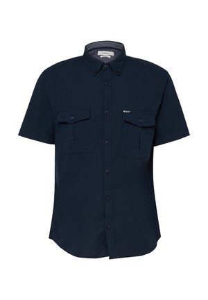 Donkerblauw overhemd met korte mouwen, twee voorzakken met knopen en een kraag met knoopsluiting.