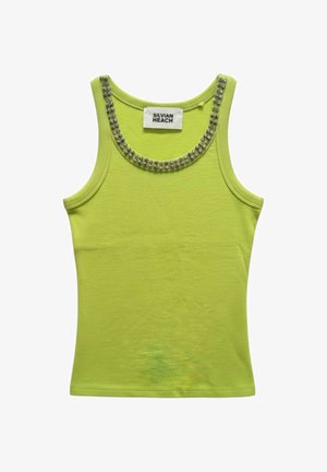 Canotta verde lime senza maniche con scollo rotondo decorato con pietre preziose e etichetta del marchio Silvian Heach cucita all'interno del colletto.